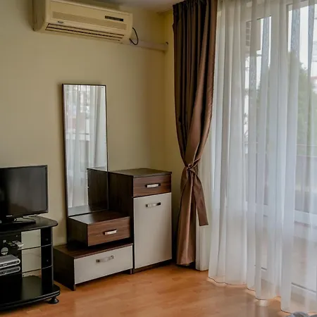 Apartment Panorama Beach, фамилно студио Deluxe *